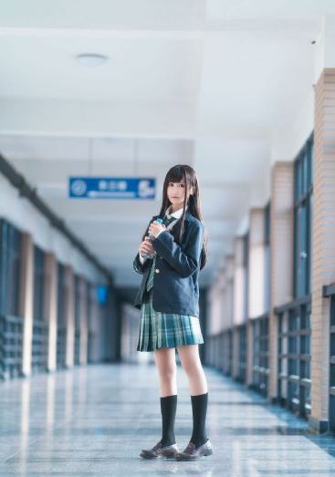 女人脱了内裤趴开腿让男躁动态图