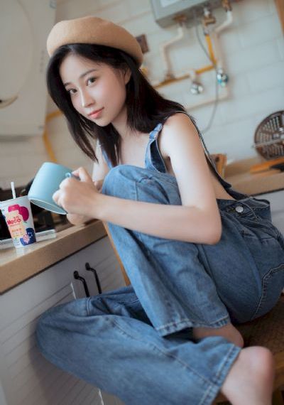 不穿内衣的瑜伽老师