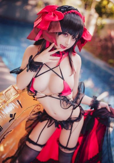 莱克茜·贝尔