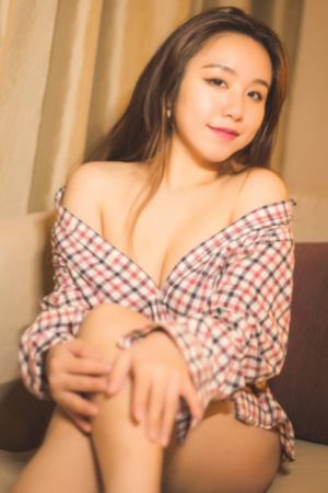 女大学生的红色日记