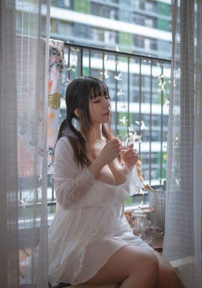 日本她在夫丈面前被耍了在线观看