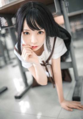 大乳女喂男人吃奶