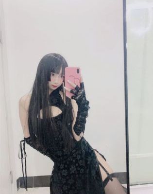 三攻一受4p肉调教太子视频